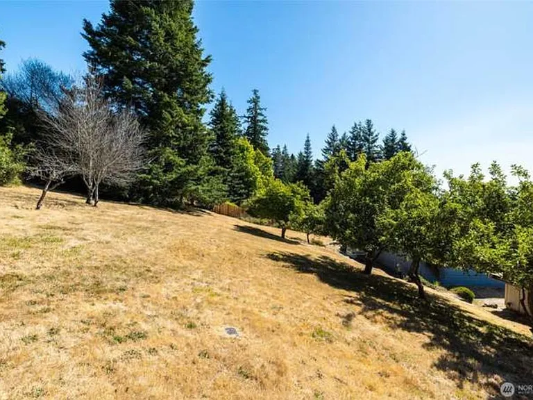 14860 Gibralter Rd — Photo 19