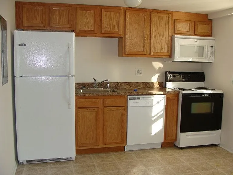 350 Cypress St — Photo 2