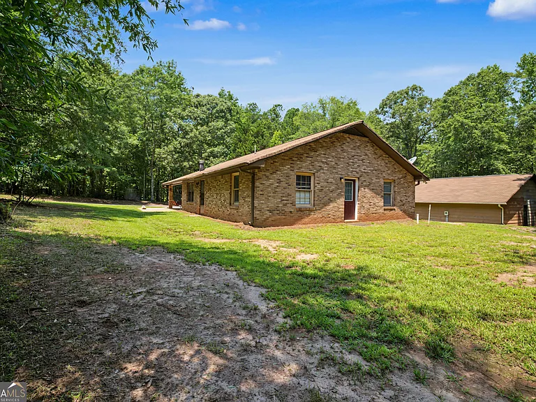 241 Busbin Rd — Photo 26