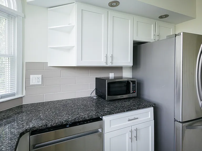 1521 Margaret Ct — Photo 8