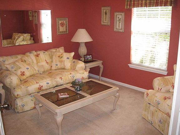 Living room / 4th BR