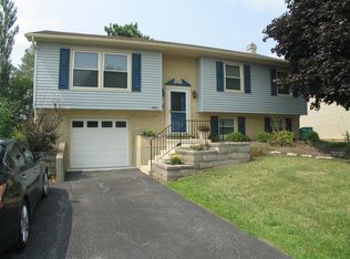 445 Old Mill Grove Rd, Lake Zurich, IL 60047