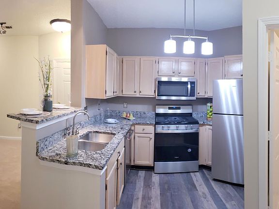 5th image of 4408 Helmsford Ln APT 104