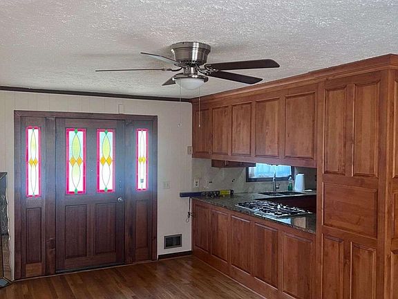 4th image of 4710 Riverwood Cir