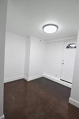 Rented by KNOCKKNOCK LLC | media 30