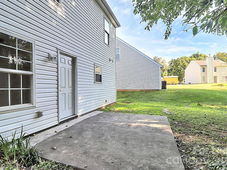 1215 McAllister Dr — Photo 32