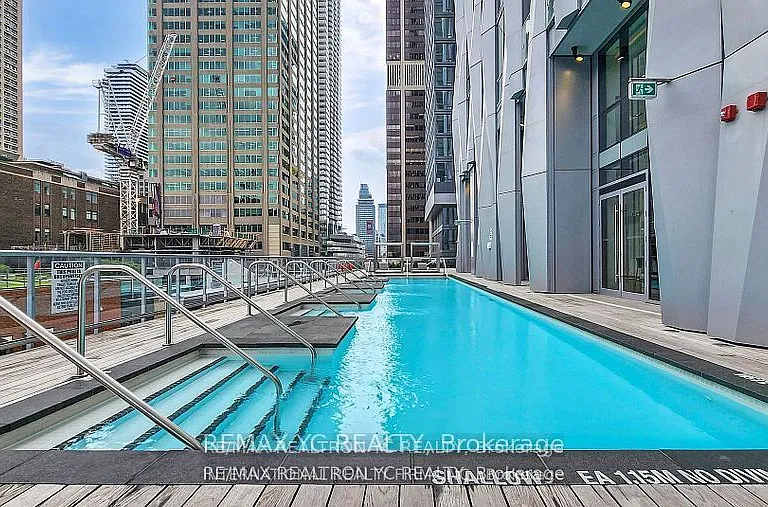 1 Yorkville Ave #710 — Photo 37