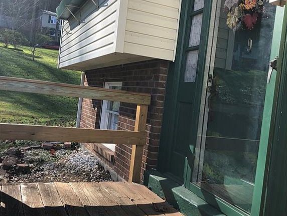 3rd image of 109 Blue Grass Ln