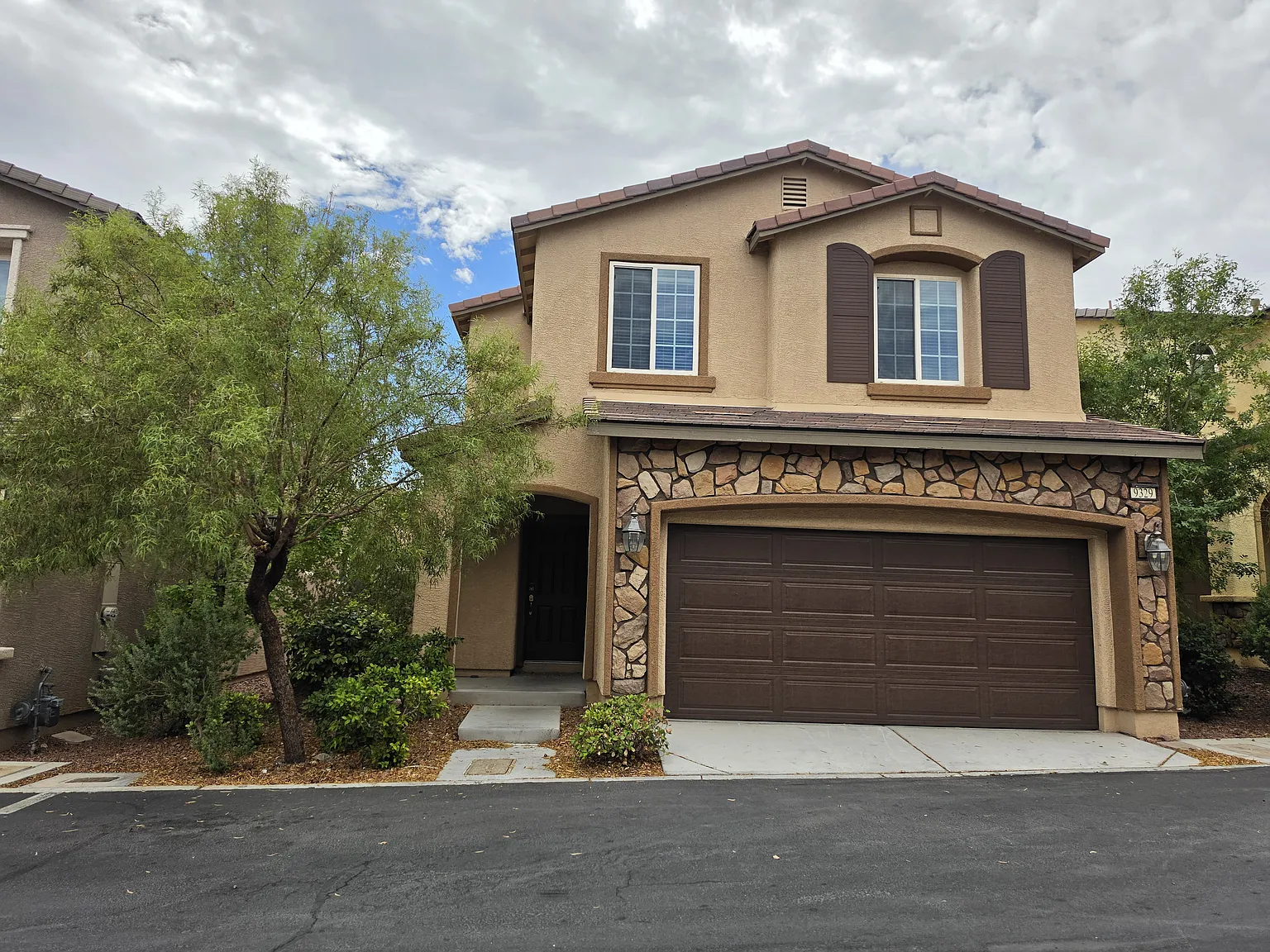 3 bed, 2.5 bath, 1520 sqft, $2,050 — Photo 1