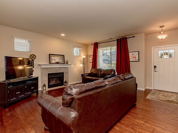 4th image of 618 Rosewood Dr SW