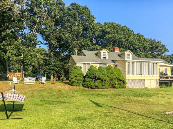 31 Pine Neck Ave