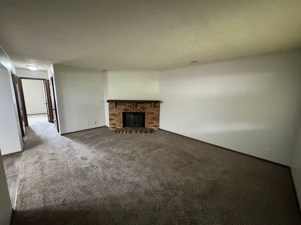 1025 E St #306, Lincoln, NE 68508