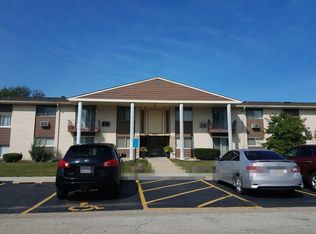 9518 Dee Rd #101A, Des Plaines, IL 60016