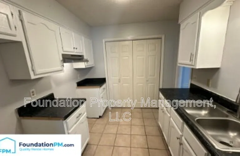 3892 Oak Branch Cir W — Photo 3