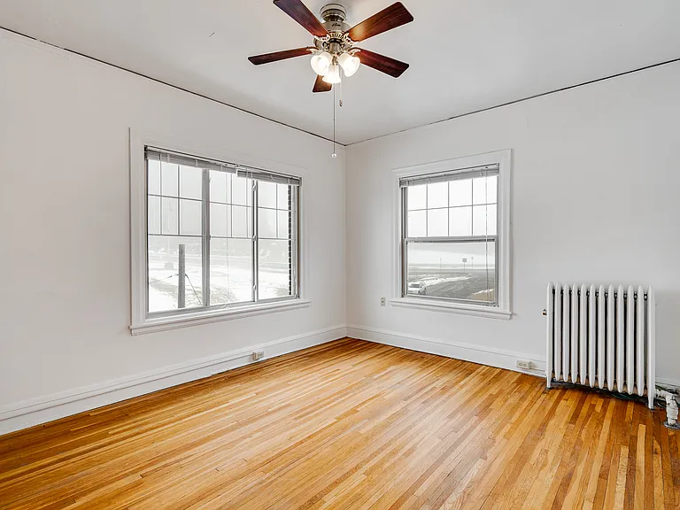 Summit Hill Apartments — Photo 41