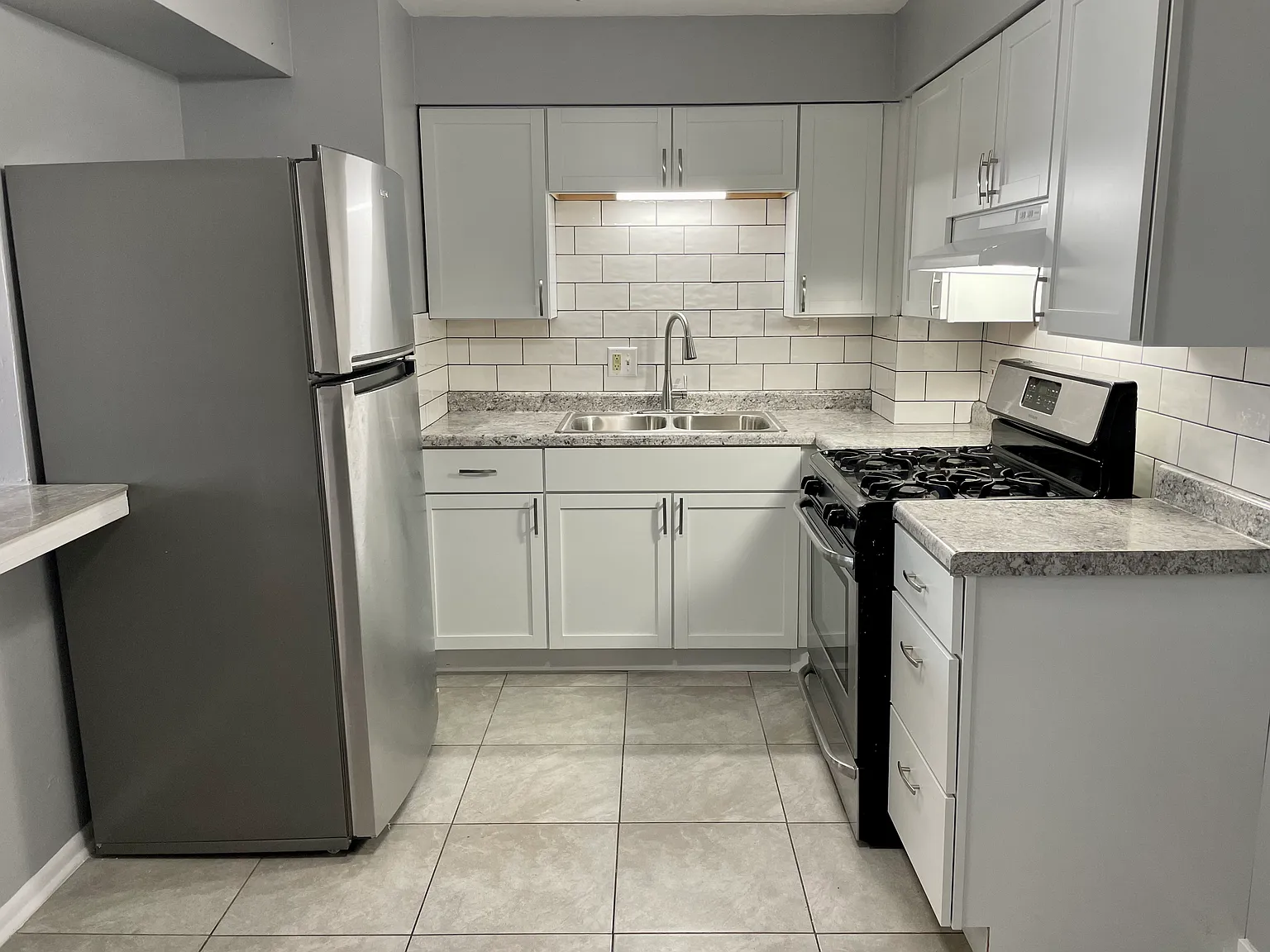 4310 W North Ave APT 6 photo 1