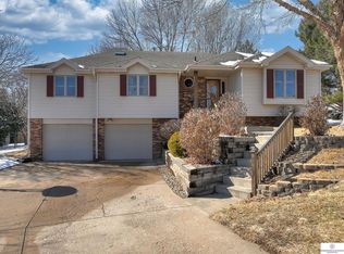210 N 159th Cir, Omaha, NE 68118