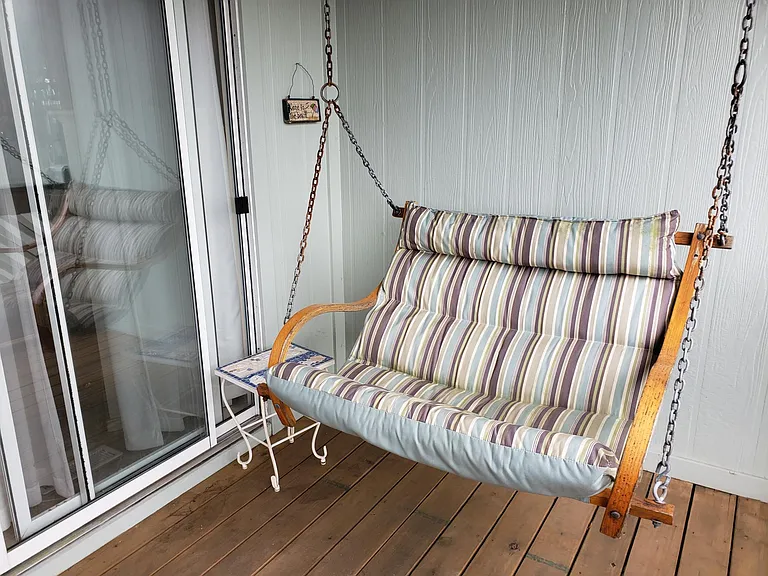 deck swing