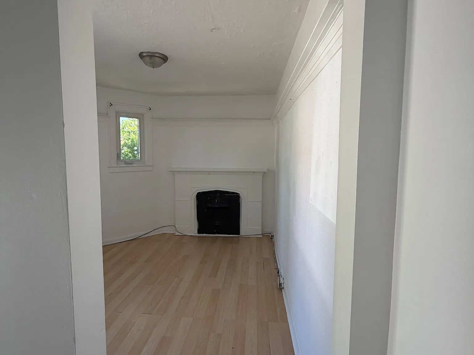 2 bed, $1,400 — Photo 3