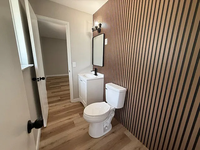 5597 Kenton Ave — Photo 9