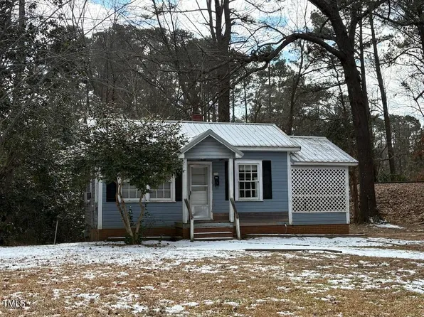 102 McGill St, Sanford, NC 27330