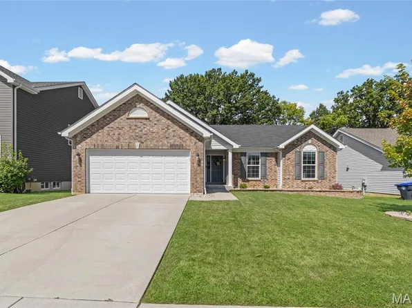 811 Crestwood Ct, O'Fallon, MO 63366