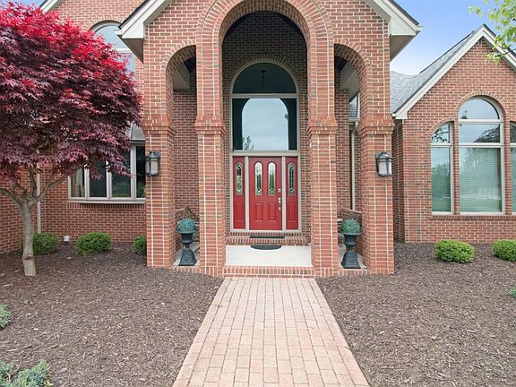 3rd image of 1919 Brookview Dr