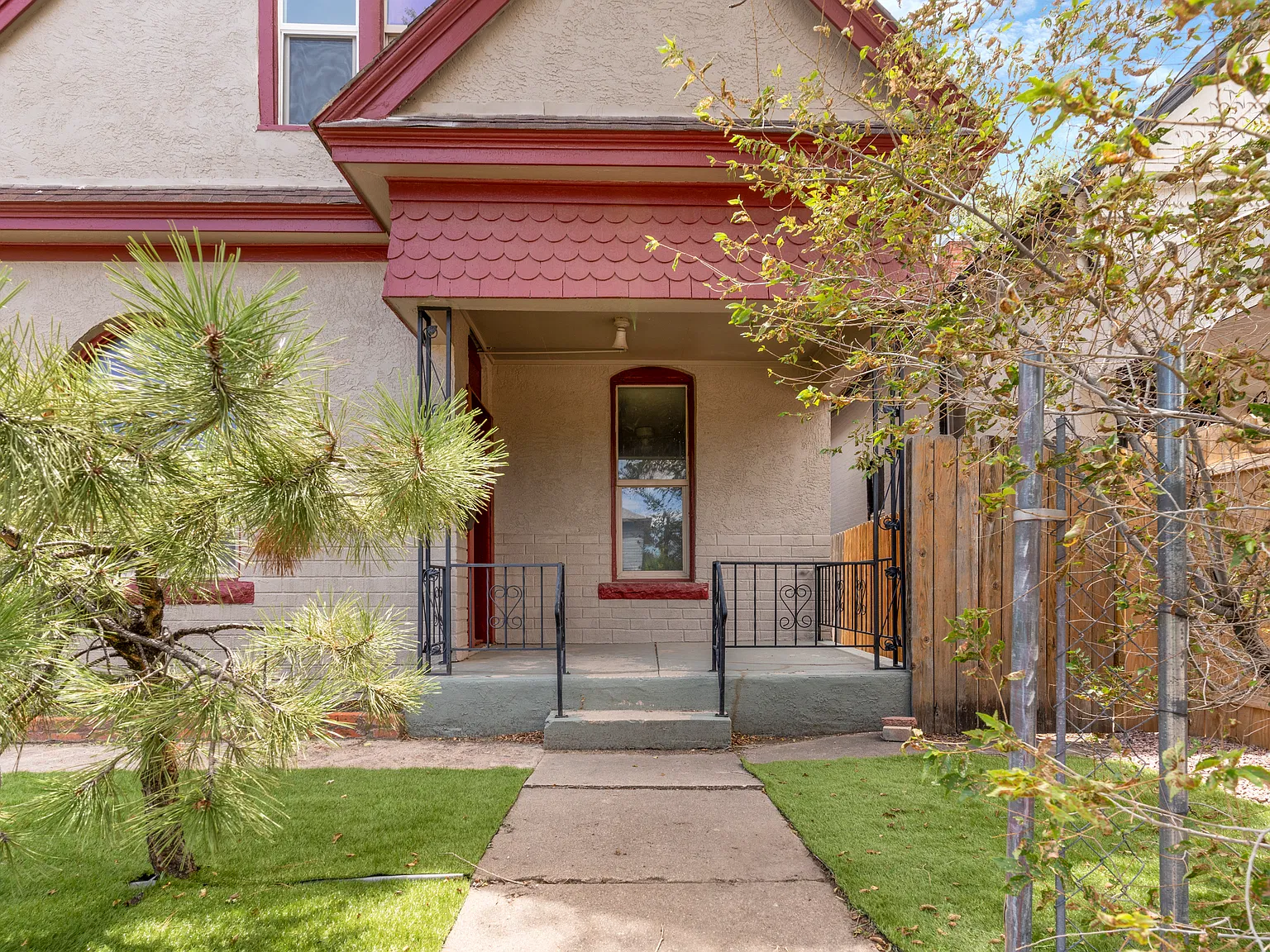 4 bed, 1986 sqft, $1,700 — Photo 2