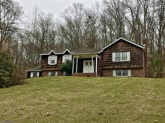 1st image of 14 Briar Dr