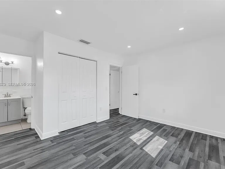 4917 SW 43rd Ter — Photo 20