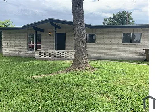 3826 Bentwood Ln — Photo 1