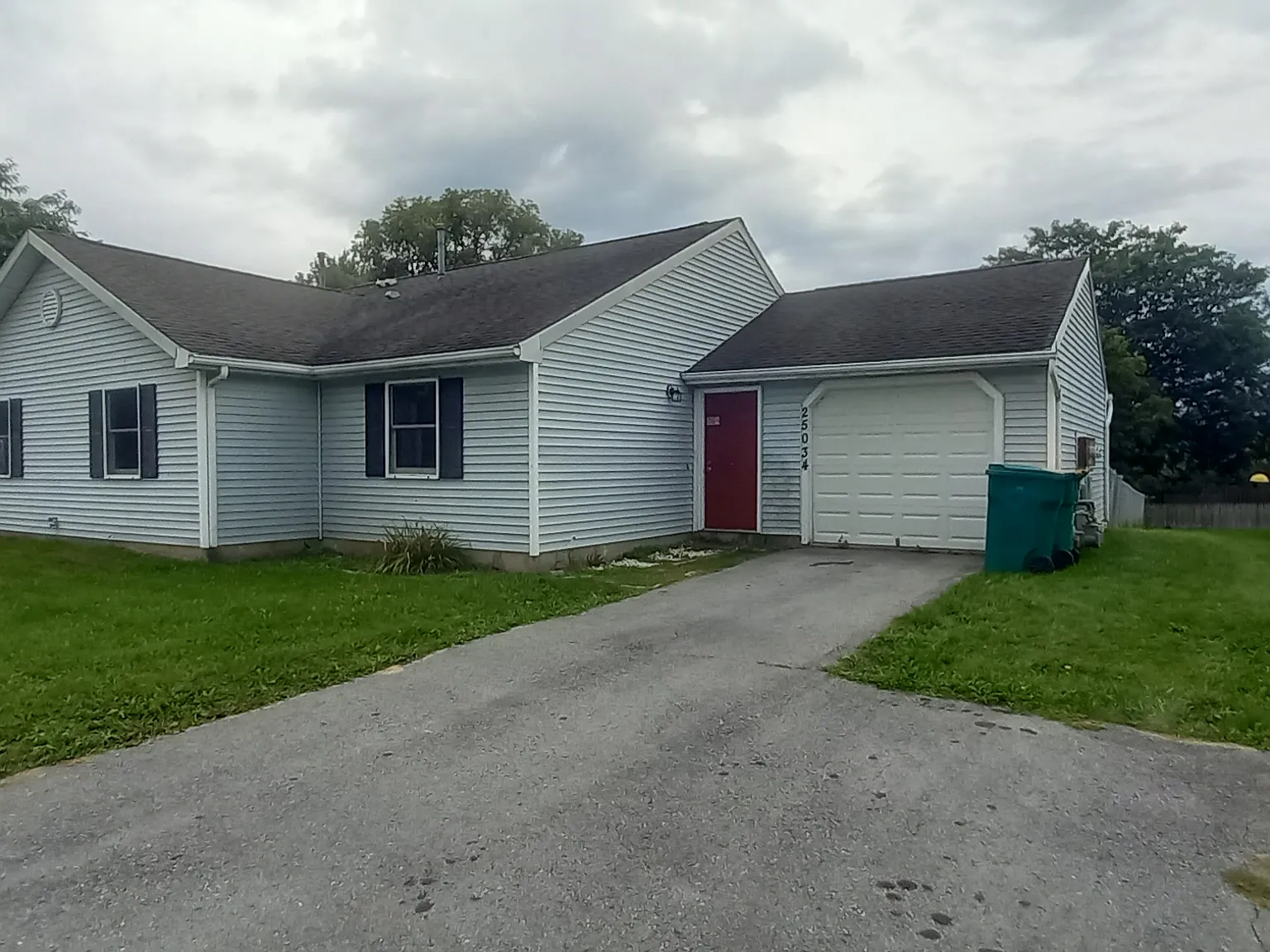 2 bed, 1005 sqft, $1,295 — Photo 2
