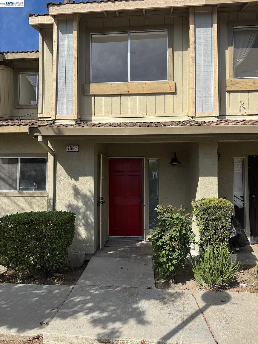 2116 Mount Vernon Dr APT C photo 1