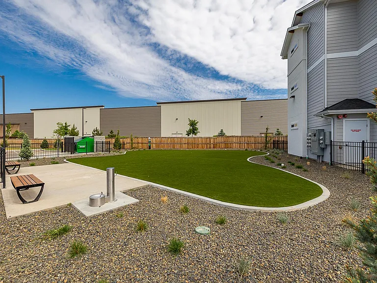 Olivia Apartments — Photo 17