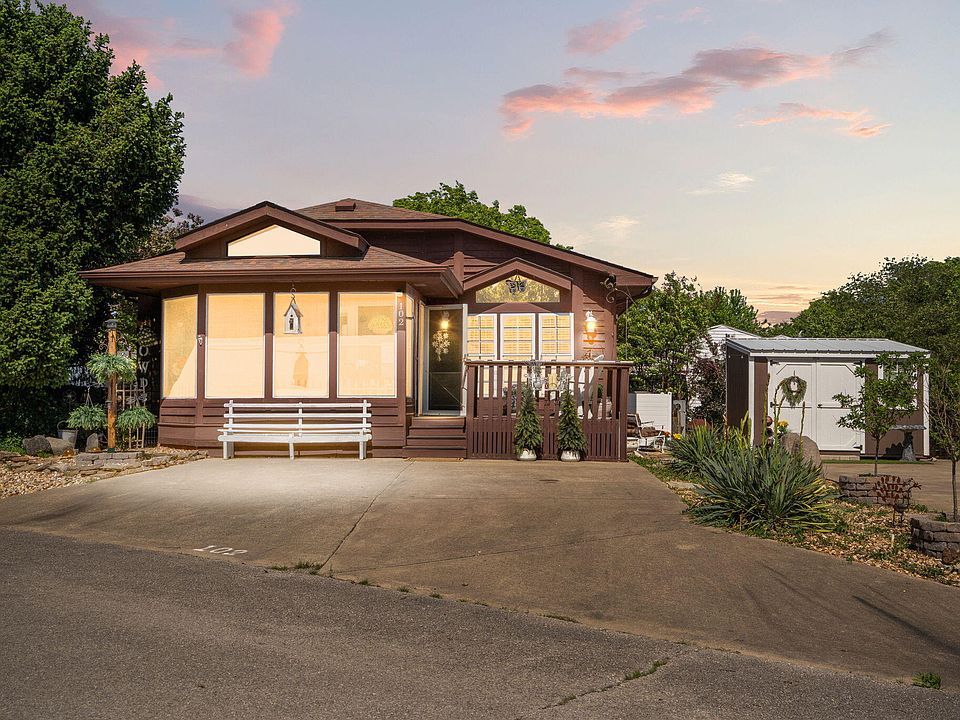 1st image of 102 Shady Oak Circle