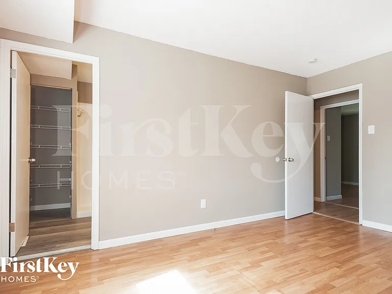 9553 Winkler Dr — Photo 3