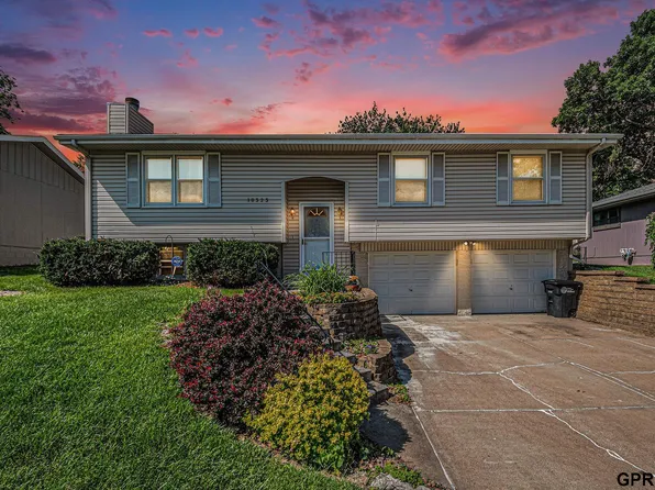 10323 V St, Omaha, NE 68127