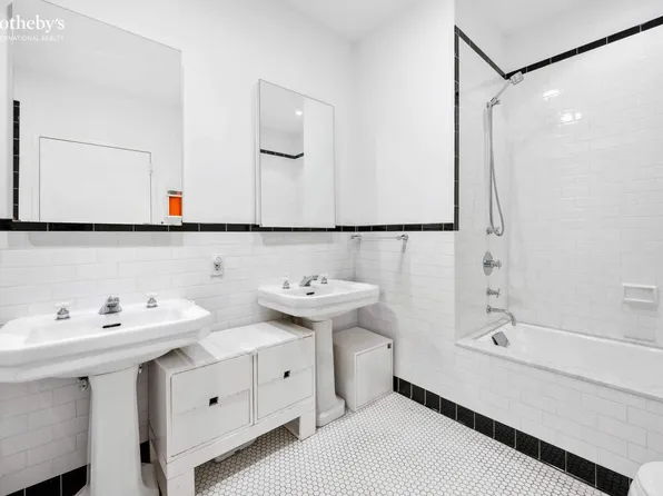 525 West 22nd Street image 12 of 20