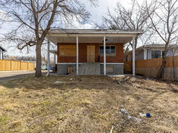 1910 4th Ave N, Lethbridge, AB T1H 0L8