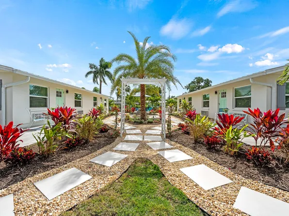 1112 Highlands Dr #2, Naples, FL 34103