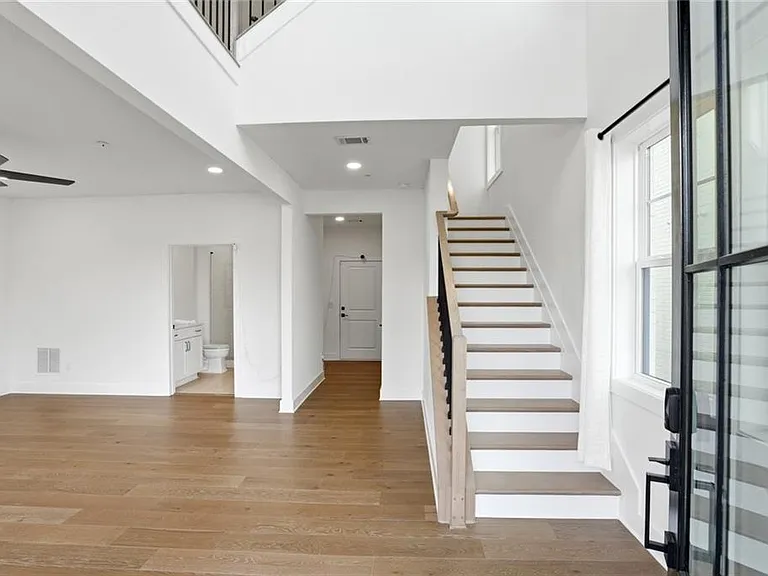 2042 Juliette Ave — Photo 3