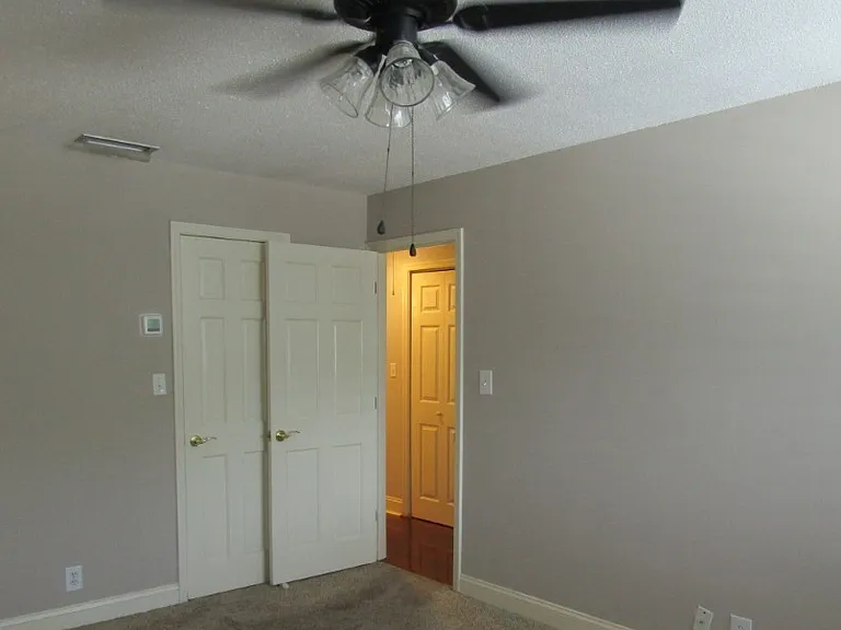 10301 N Kings Hwy #10-2 — Photo 9