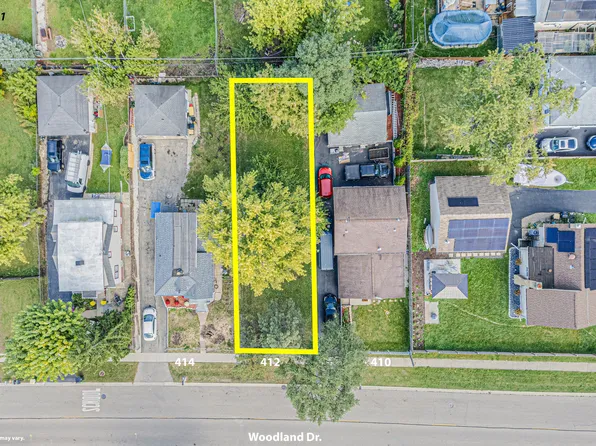 412 Woodland Dr, Round Lake Beach, IL 60073