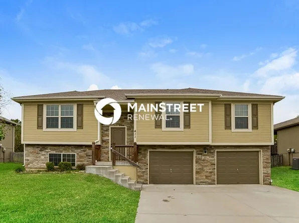 411 Golfview Dr, Pleasant Hill, MO 64080