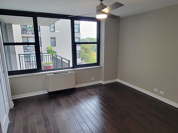 3rd image of 3430 N Lake Shore Dr APT 7J