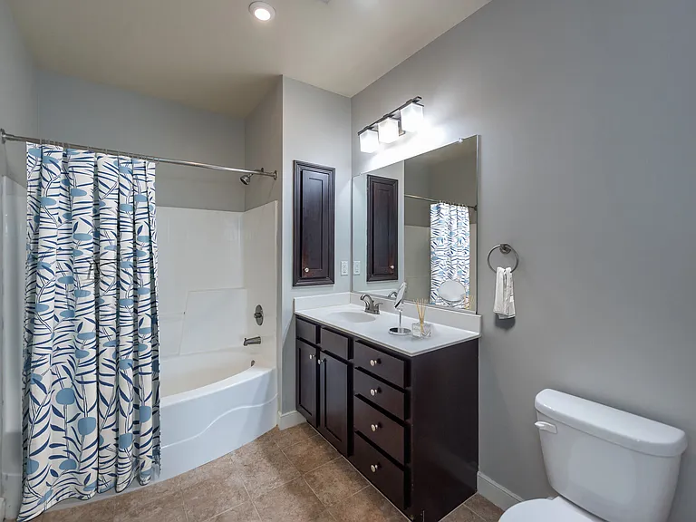 Solace Apartments — Photo 6