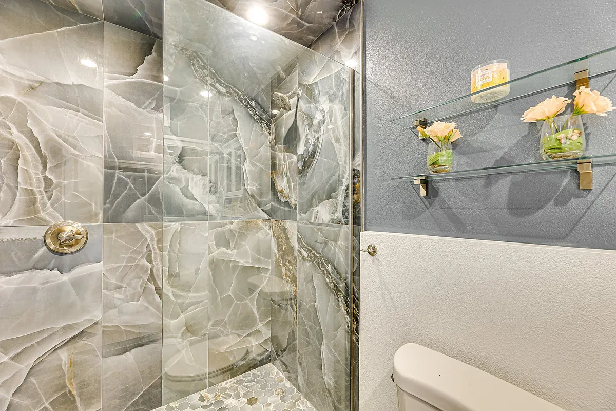 Building Photo - 645 W Portobello Ave #B