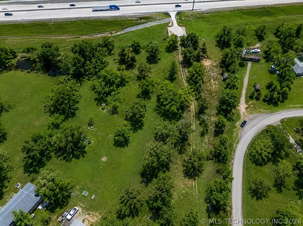 2 Hickory Bluff Rd, Sapulpa, OK 74066
