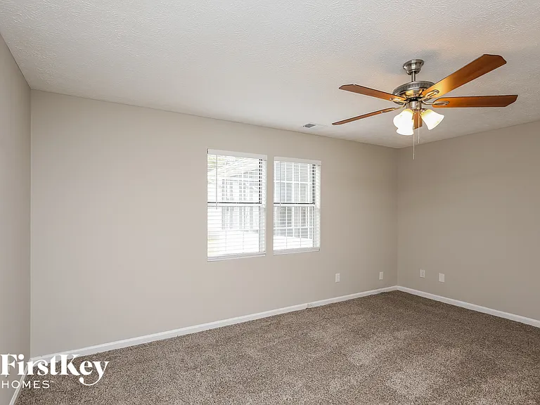3920 Valleybrook Ct — Photo 8