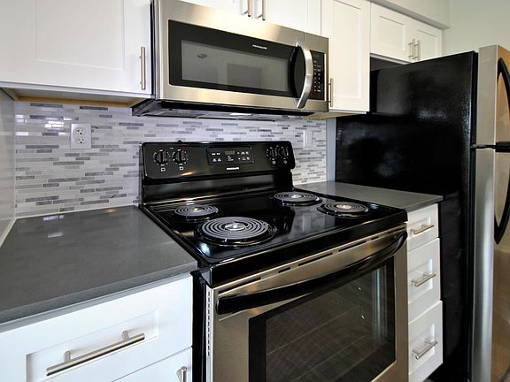 4th image of 27191 Gateway Dr W APT 303
